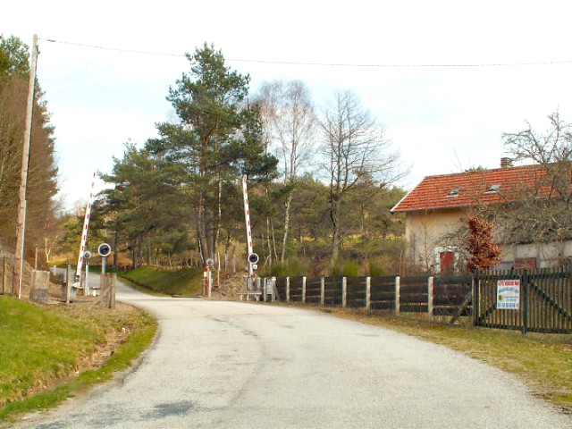 Corrèze - Lacelle - passage à niveau