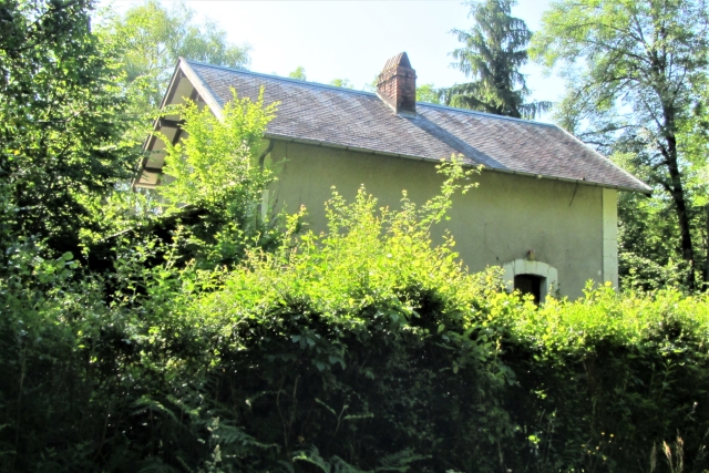 Corrèze - Saint Bonnet Avalouze - passage à niveau