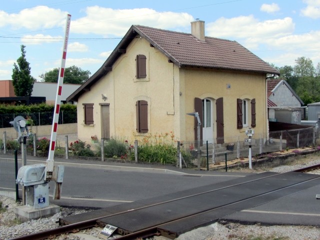 Corrèze - Malemort sur Corrèze - passage à niveau