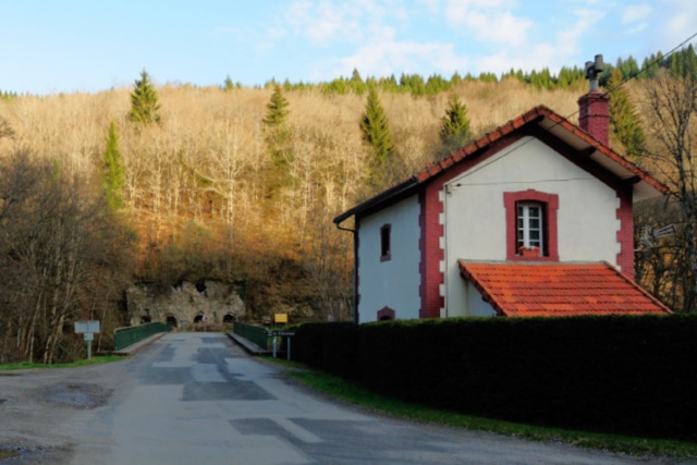 Corrèze - Merlines - passage à niveau