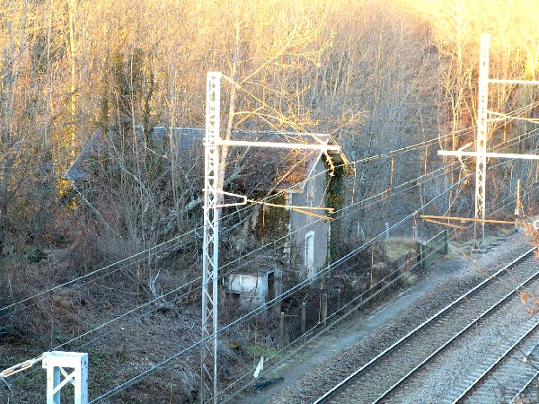 Corrèze - Uzerche - passage à niveau