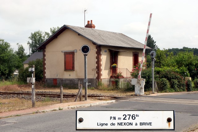 Corrèze - Varetz - passage à niveau