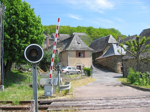 Corrèze - Vignols - passage à niveau