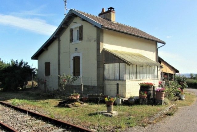 Côte d'Or - Bard le Régulier - passage à niveau