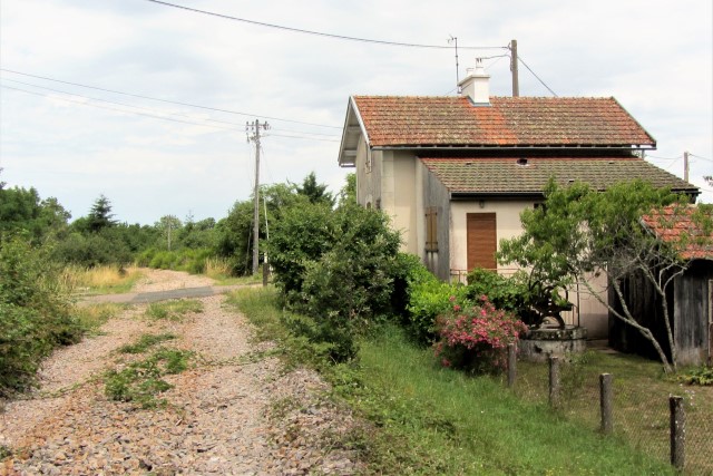 Côte d'Or - La Roche en Brenil - passage à niveau