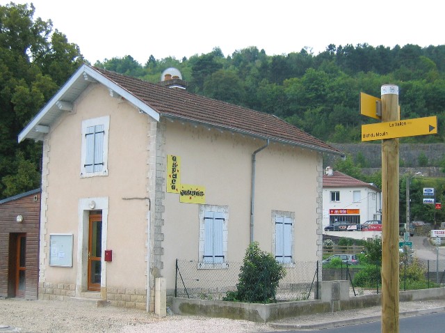 Côte d'Or - Plombières lès Dijon - passage à niveau