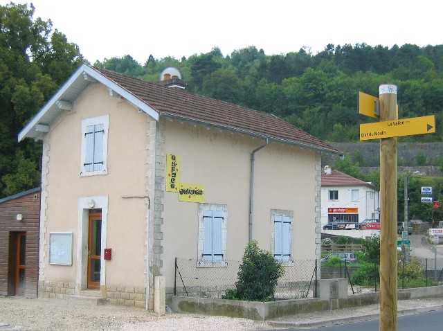 Côte d'Or - Plombières lès Dijon - passage à niveau