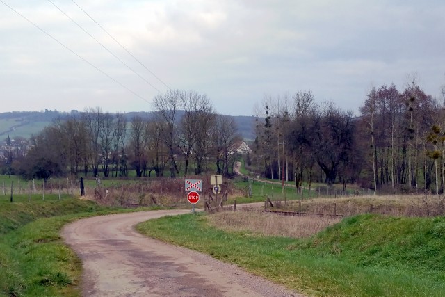 Côte d'Or - Pouillenay - passage à niveau