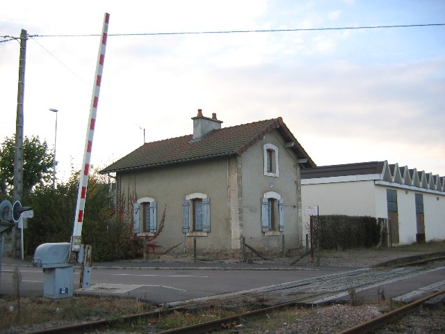 Côte d'Or - Saulieu - passage à niveau