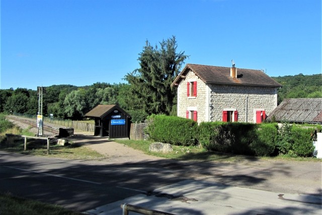 Côte d'Or - Thorey sur Ouche - passage à niveau