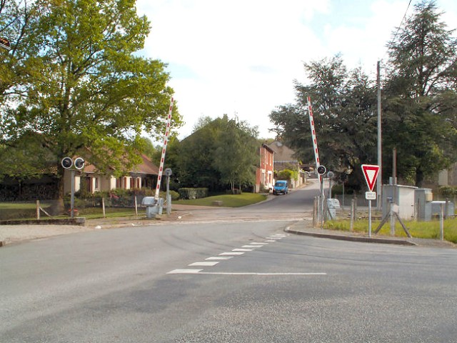 Creuse - Bosmoreau les Mines - passage à niveau