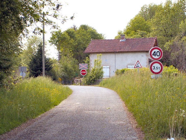 Creuse - Bosmoreau les Mines - passage à niveau