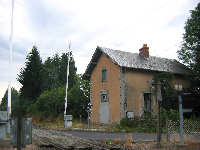 Corrèze - Feyt - passage à niveau