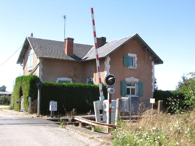 Creuse - Reterre - passage à niveau