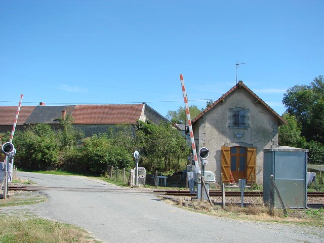 Creuse - Gouzougnat - passage à niveau