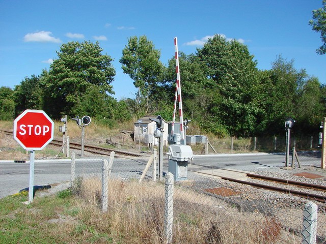 Creuse - La Celle sous Gouzon - passage à niveau