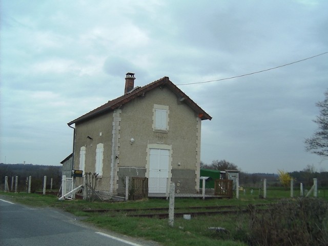 Creuse - Lavaufranche - passage à niveau