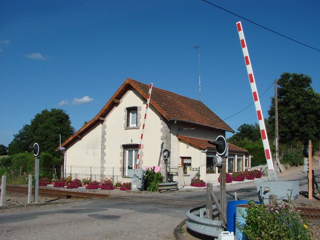 Creuse - Lavaufranche - passage à niveau