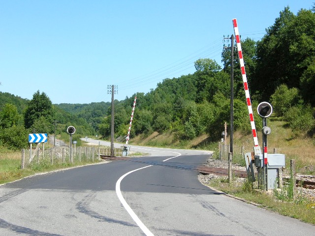 Creuse - Moutier Rozeille - passage à niveau