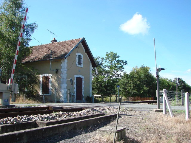 Creuse - Parsac Rimondeix - passage à niveau