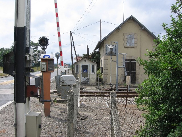 Creuse - Parsac Rimondeix - passage à niveau