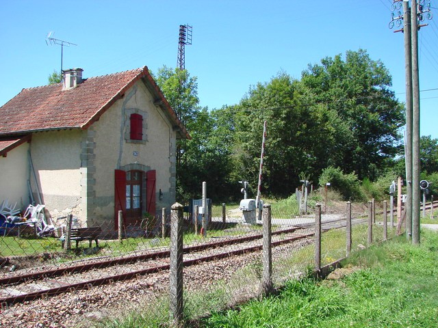 Creuse - Saint Médard la Rochette - passage à niveau