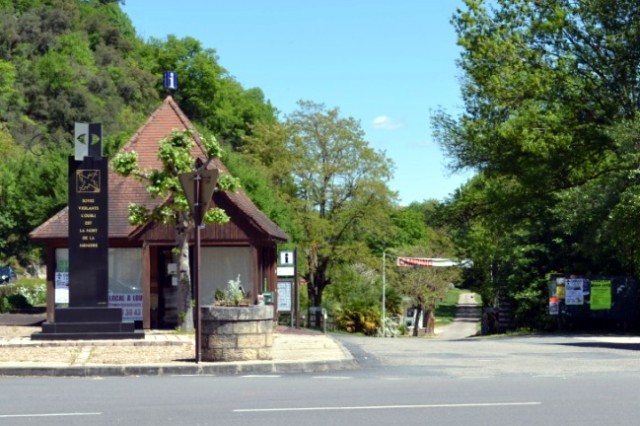 Dordogne - Carlux - passage à niveau