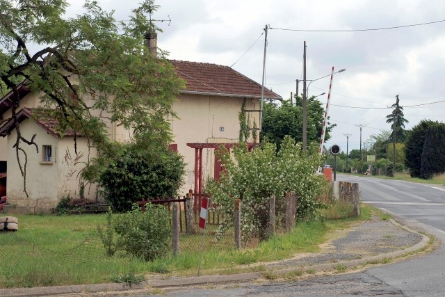 Dordogne - Prigonrieux - passage à niveau