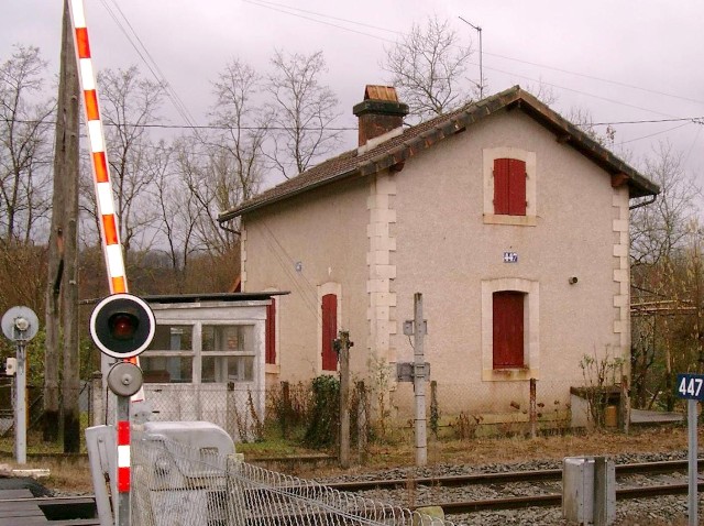 Dordogne - Trémolat - passage à niveau