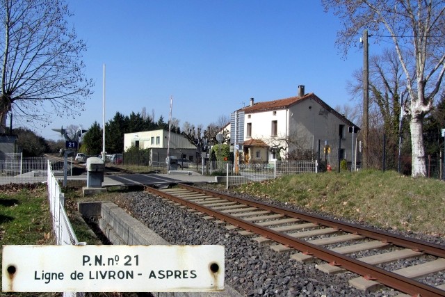 Drôme - Piégros la Clastre - passage à niveau