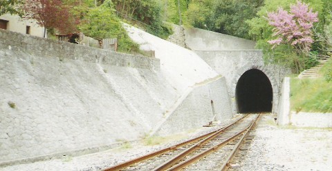 Gard - Anduze - mur de soutènement