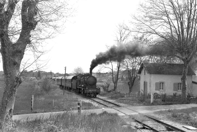 Gard - Lézan - passage à niveau