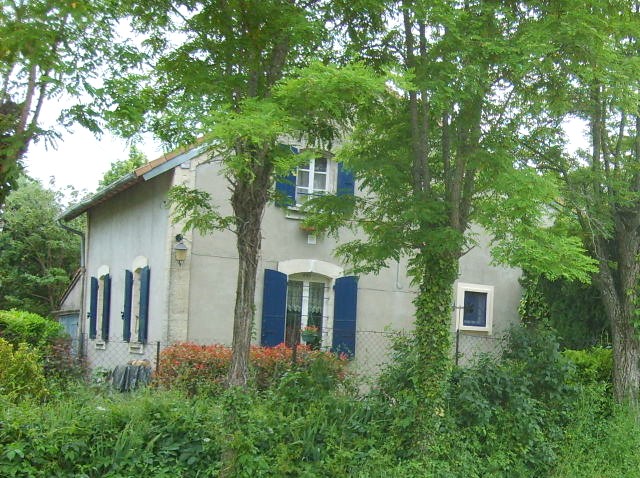 Gard - Mons - passage à niveau