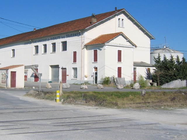 Gard - Ribaute les Tavernes - passage à niveau