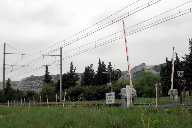 Gard - Saint Geniès de Comolas - passage à niveau