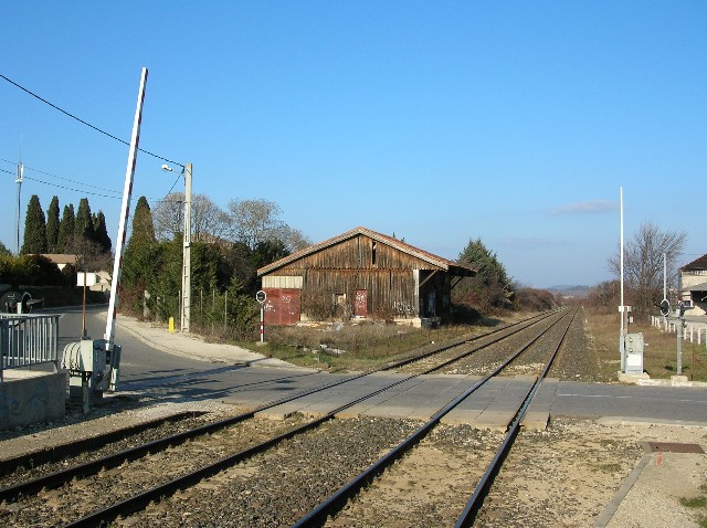 Gard - Saint Geniès de Malgoirès - passage à niveau