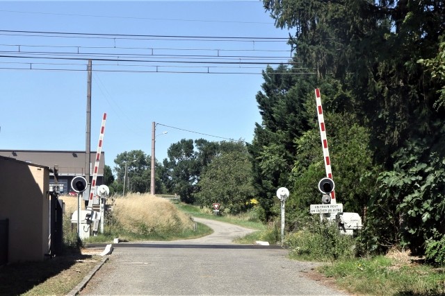 Haute Garonne - Villenouvelle - passage à niveau