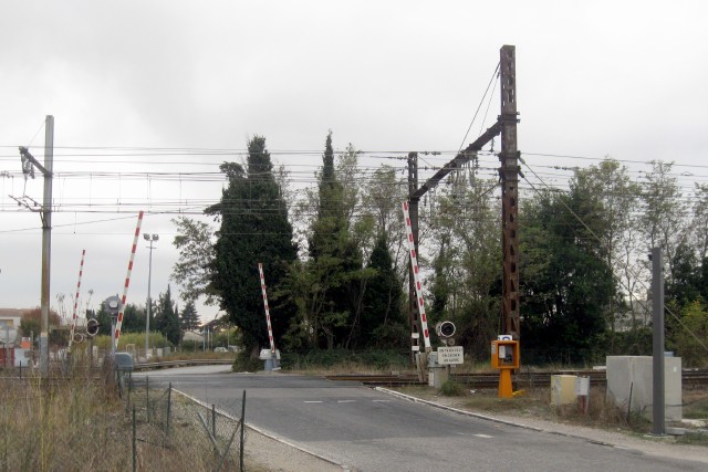 Hérault - Lunel - passage à niveau