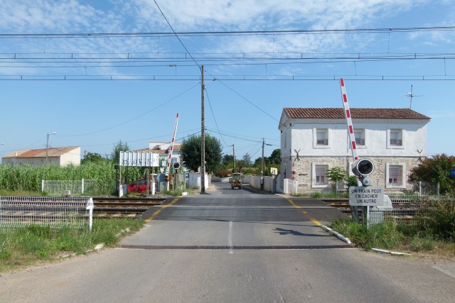 Hérault - Saint Aunès - passage à niveau