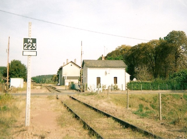 Indre et Loire - Le Grand Pressigny - passage à niveau