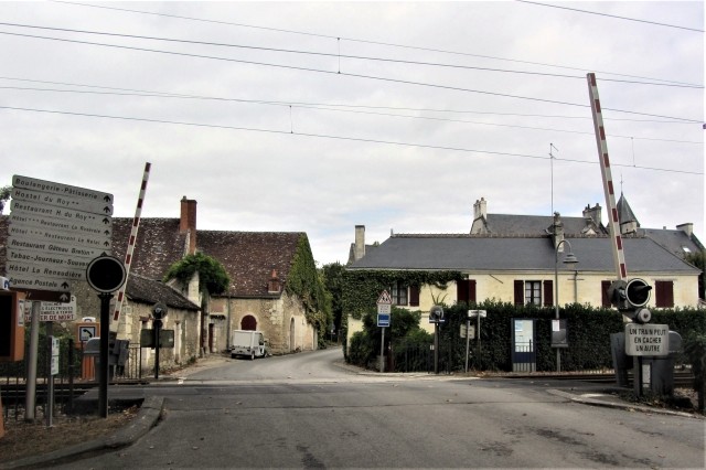 Indre et Loire - Chenonceaux - passage à niveau