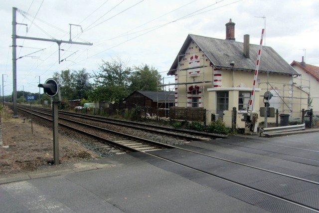 Indre et Loire - Chisseaux - passage à niveau