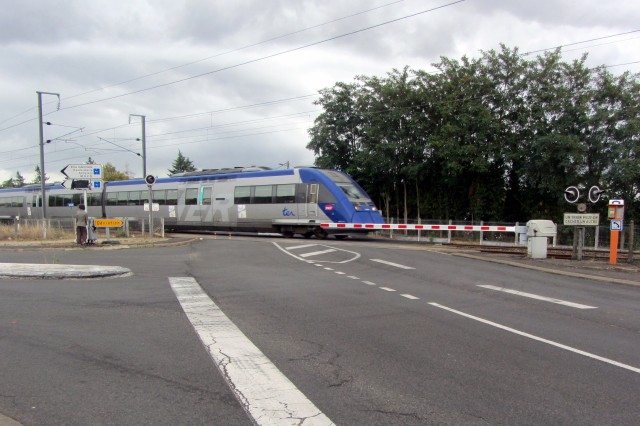 Loir et Cher - Chissay en Touraine - passage à niveau