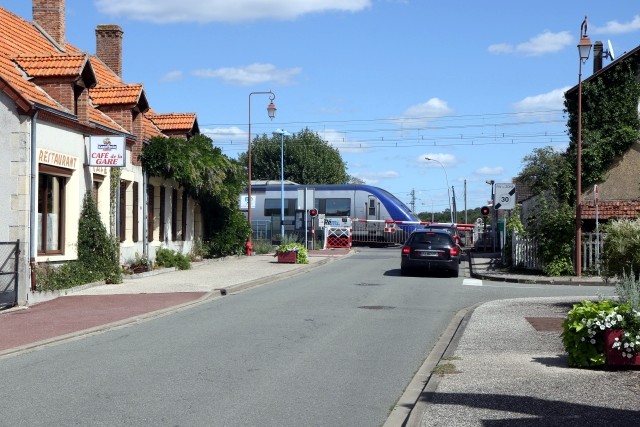 Loir et Cher - Theillay - passage à niveau