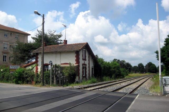 Loire - Saint André le Puy - passage à niveau