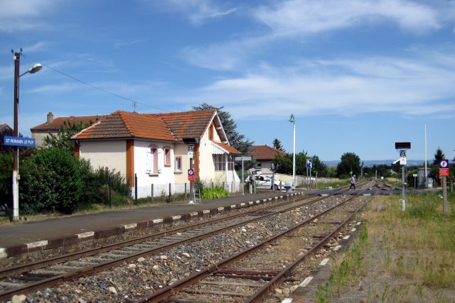 Loire - Saint Romain le Puy - passage à niveau