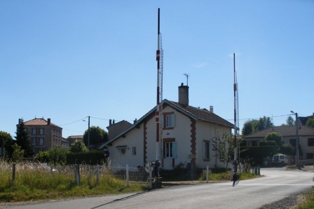 Loire - Usson en Forez - passage à niveau