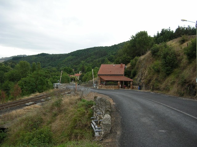 Haute Loire - Chanteuges - passage à niveau