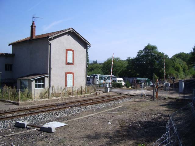 Haute Loire - Chanteuges - passage à niveau