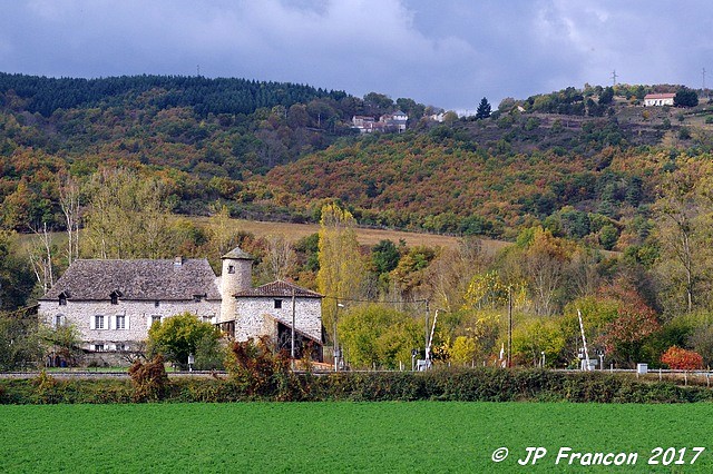 Haute Loire - Grenier Montgon - passage à niveau